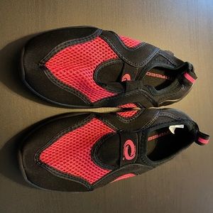 O’rageous Water Shoes-Black & Hot Pink-Size 6-NWT